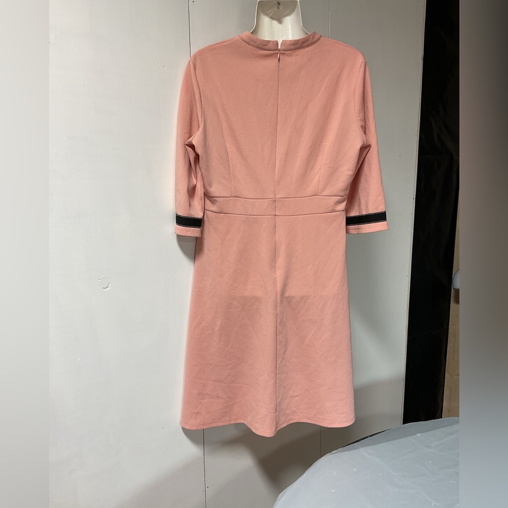 Elegant Pink Dress with Black Accents size 12 It has some small spots, - Picture 7 of 10